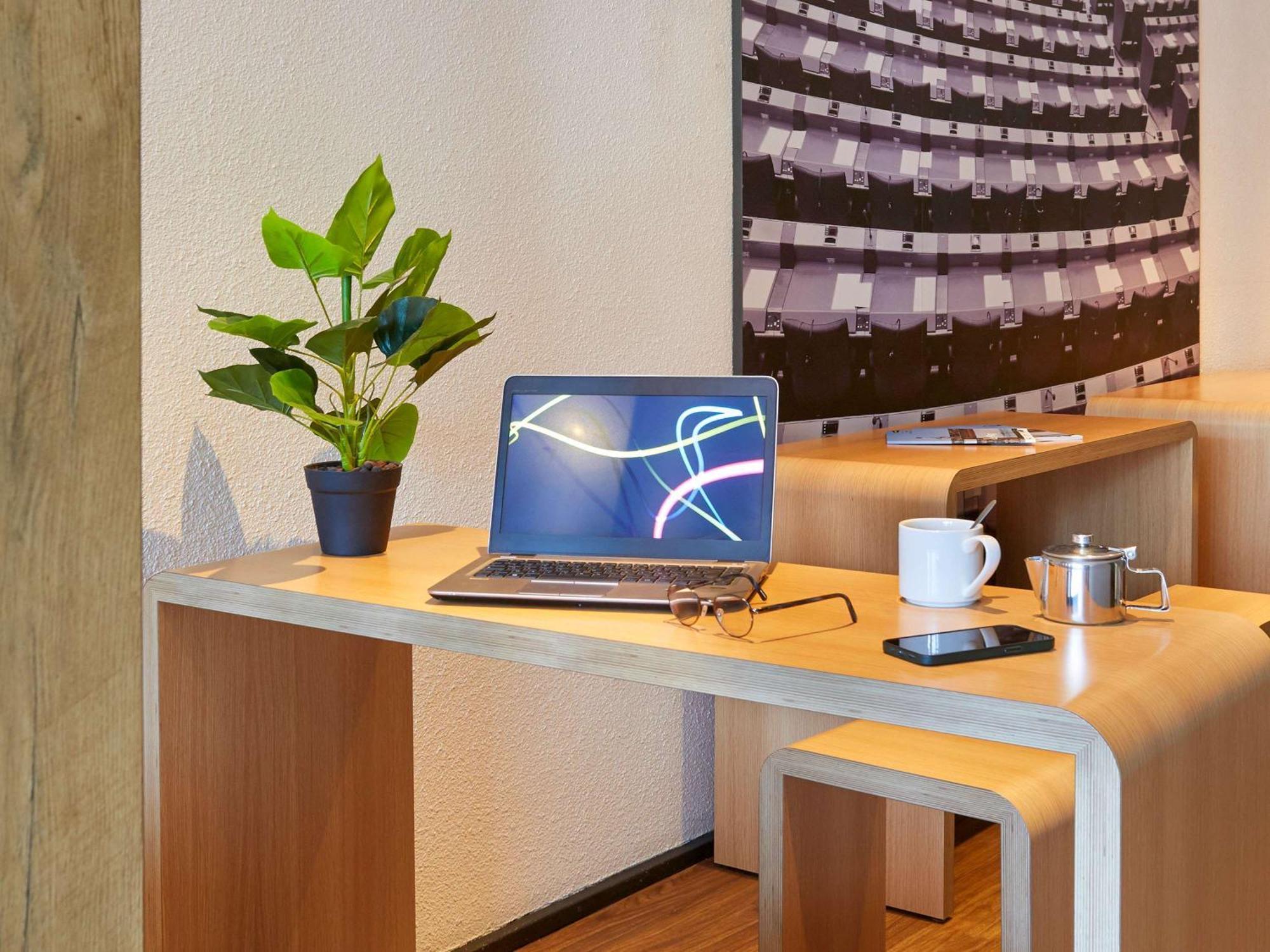 Ibis Centre Gare Hotel 3*